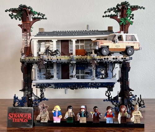 Lego stranger things il - stranger,