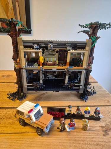 Lego stranger things 75810 - stranger,