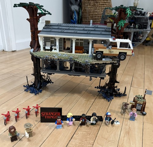 Lego stranger things 75810 - stranger,