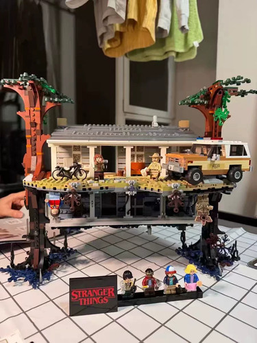 Stranger things the upside - stranger,